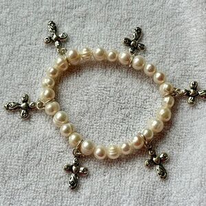 Cultured Pearl Bracelet - Stretch with crosses-NEW